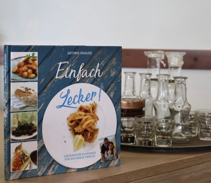 Kaufen Sie sich das Kochbuch „Einfach Lecker“, das unser prämierter Küchenchef Sotiris Diogos geschrieben hat