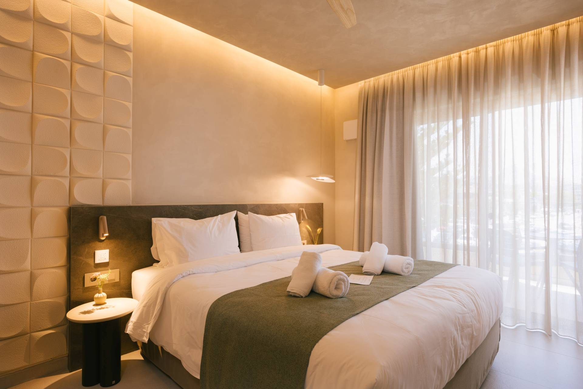 Deluxe Room with Side Sea View